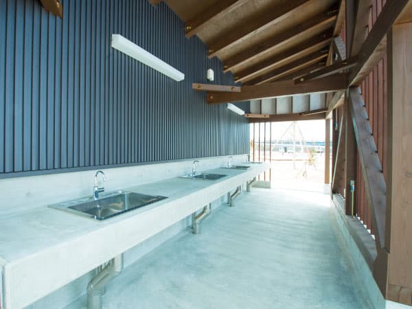 広くて使いやすい炊事棟